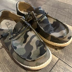 Women’s camo hey dudes